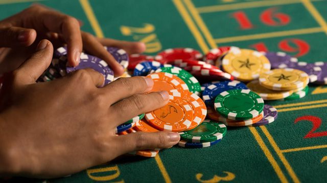 High Stakes Game کھلاڑیوں کے لیے لائیو کیسینو سیکشن